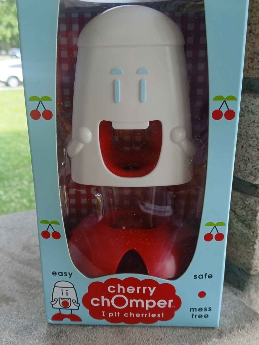 Cherry Chomper Cherry Pitter - White & Red